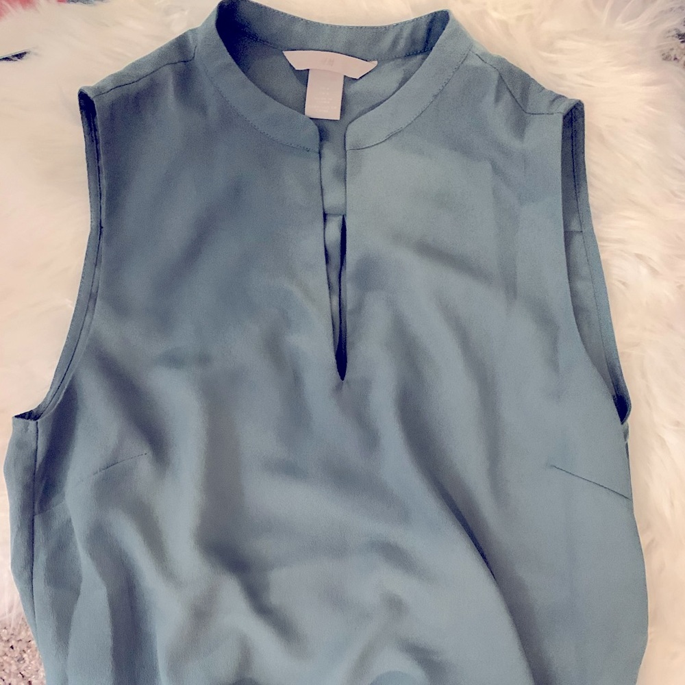 H&M Sleeveless blouse